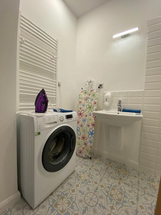 2 Bedroom 107 M2 Loft With Balcony Budapest Exteriör bild