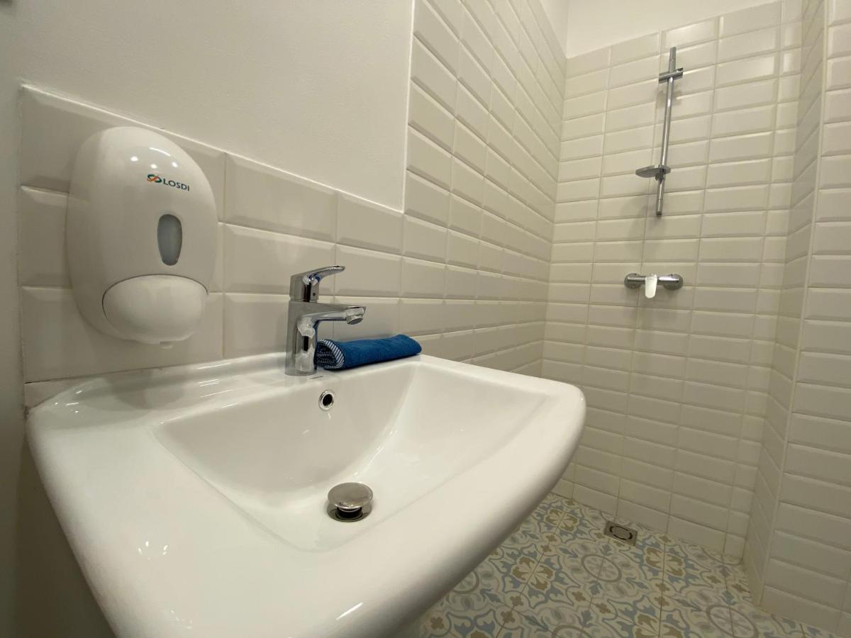 2 Bedroom 107 M2 Loft With Balcony Budapest Exteriör bild