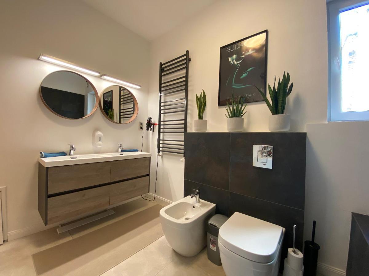 2 Bedroom 107 M2 Loft With Balcony Budapest Exteriör bild