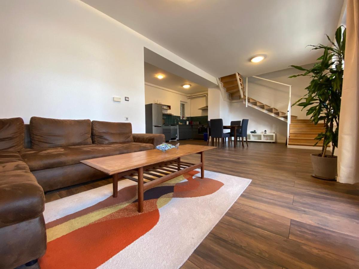 2 Bedroom 107 M2 Loft With Balcony Budapest Exteriör bild