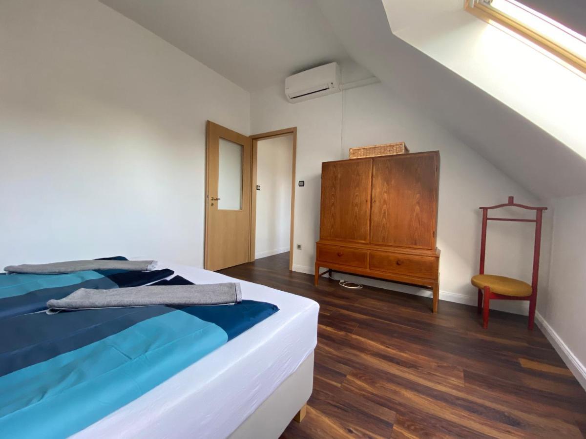 2 Bedroom 107 M2 Loft With Balcony Budapest Exteriör bild